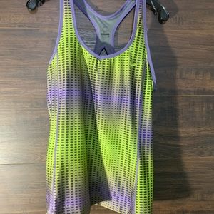 Woman’s Nike Active top with built in bra sizeXL